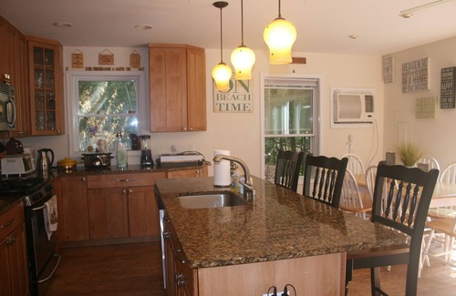 Ocean Beach House | Ocean Beach 5 Bedroom Spectacular Home centrally located.
