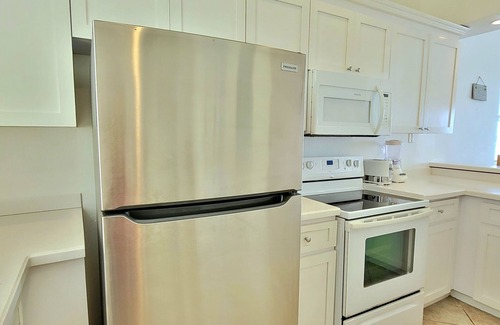 Bodden Town Condo | Ocean/Beachfront - stunning views! Seabreeze Villas