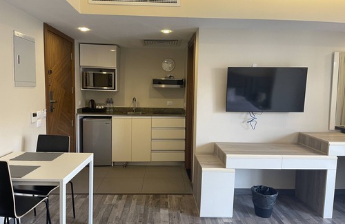 Heliopolis Apartment | Ocean Blue Studios