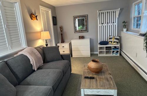 Gloucester Apartment | Ocean Breeze-8min Walk to Beach