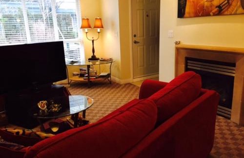 Lower Lonsdale Bed & Breakfast | Ocean Breeze Executive Bed and Breakfast