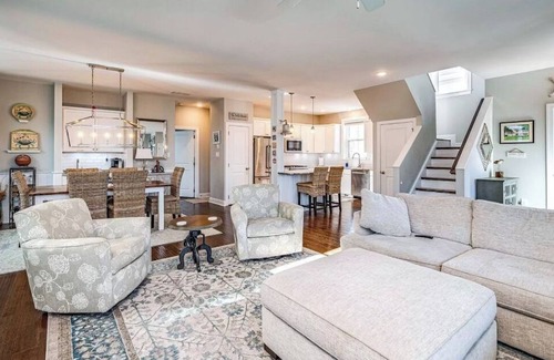 Gardens House | Ocean City—Exclusive Gardens neighborhood; 5 Bed rooms; walk to beach; bike ride