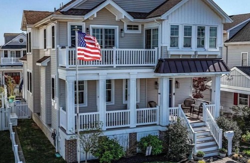 Gardens House | Ocean City—Exclusive Gardens neighborhood; 5 Bed rooms; walk to beach; bike ride