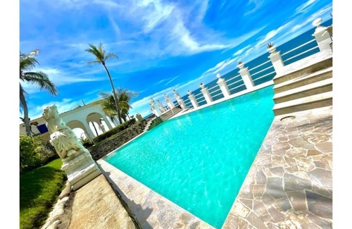 Tamanique Villa | Ocean Cliff Estate