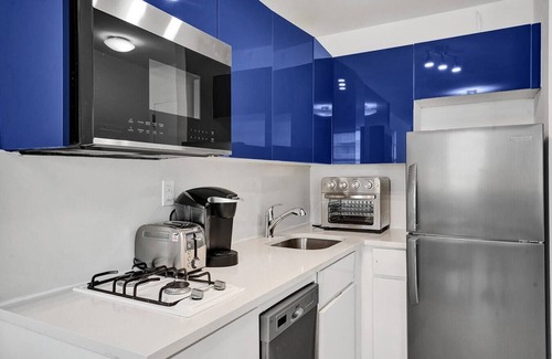 Flamingo/Lummus Condo | Ocean Dr 1BR Miami Beach Getaway