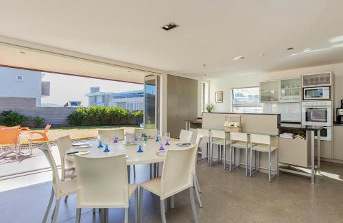 Omaha House | Ocean Escape - Omaha Holiday Home