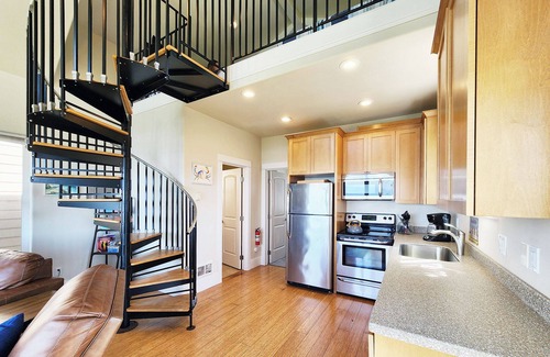 Yachats House | Ocean Front Cottage! Dog Friendly! Sleeps up to Four!