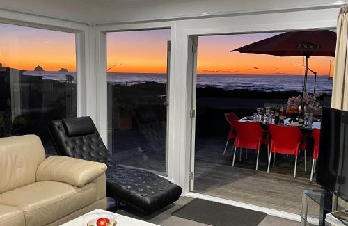 Rewa House | Ocean Front East End Beach House