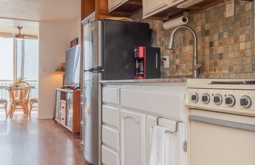 Kahaluu Bay Condo | Ocean Front Paradise at Magic Sands Beach With AC