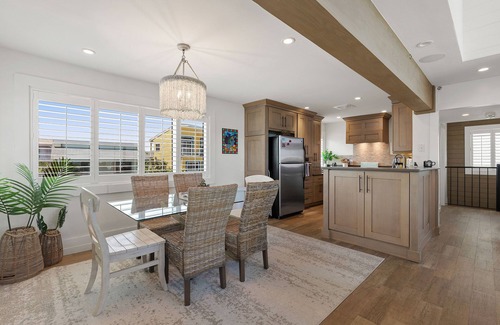 Bethune Beach House | ☀️Ocean Front - Pet Friendly - Steps to Beach - Dolphin House ☀️