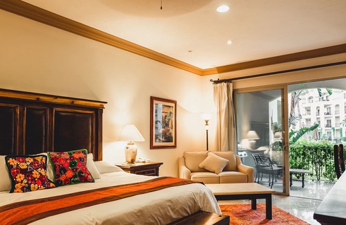 Los Cabos Resort | OCEAN FRONT RESORT-Ground floor Villa-Steps to Ocean/Pool 2 or 3 bedroom #1103