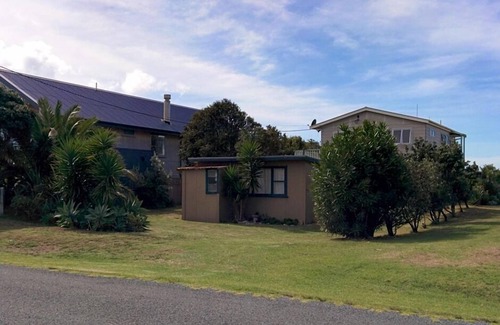 Pataua House | Ocean Front Surf Beach with Sea Views