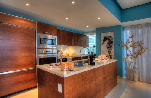North Hotel Zone Condo | Ocean Front Tranquility-Stunning Views-Lux Interior Design–Casa Kimbelry at Icon