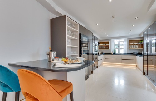 Tenby House | Ocean House - Five Bedroom House, Sleeps 14