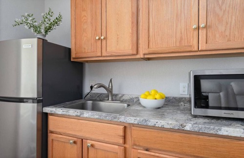 Lenox Park Apartment | Ocean Jewels Club Retreat~Balcony~Gym~Pool~Beach