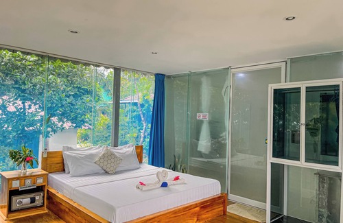 Koh Rong Bed & Breakfast | Ocean Lounge Bungalow