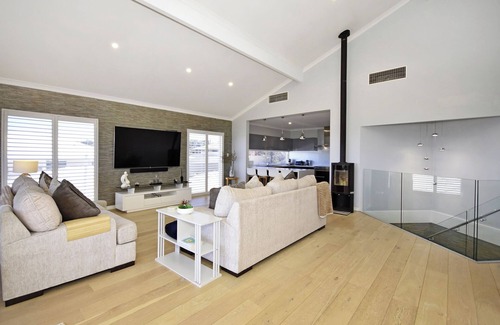 Yanchep House | Ocean Oasis home @ the beach with views and pool