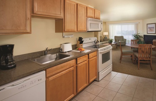 Ocean Park Resort | Ocean Park, WA: 1 Bedroom Suite w/Fireplace, Golf, BBQ Area, Indoor Pool & More