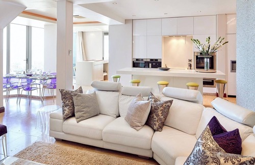 Ballito Apartment | Ocean-Penthouse Paradise | Jacuzzi | Bar