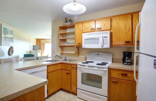 Duck Resort | Ocean Pines, oceanfront resort with private beach