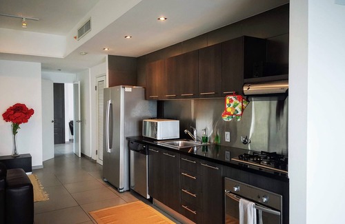 Calidonia Apartment | Ocean/Skyline Views, Fully Furnished Apartment, Iconic design, Ave Balboa