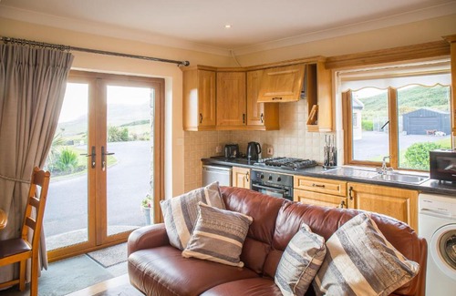 Cleggan House | Ocean View Apartment