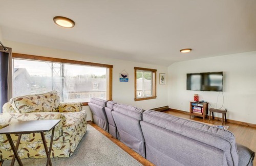 Manset Apartment | Ocean-View Apt in the Heart of Southwest Harbor!