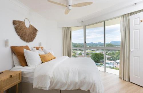 Burleigh Heads Apartment | Ocean View Coastal Haven in Burleigh Heads