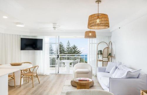 Burleigh Heads Apartment | Ocean View Coastal Haven in Burleigh Heads