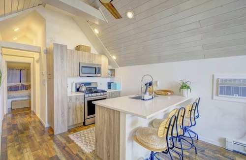 Alden Manor Apartment | Ocean view cottage right on the beach!