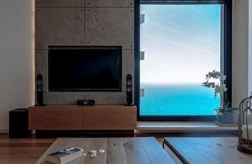 Bat Yam Apartment | Ocean view & Design