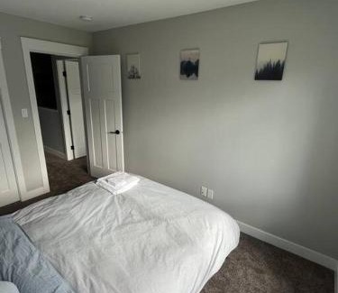 Campbell River House | Ocean View Oasis