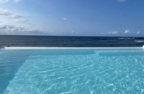 Pico Island House | Ocean View Pico