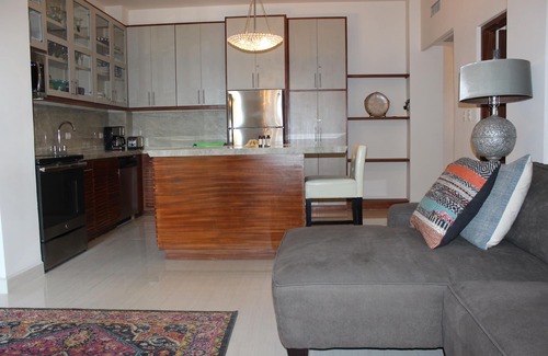 Cabo Bello Condo | Ocean View!Swim up pool bar. Walk to Private swimmable beachnElevator, renovated