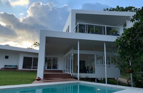 Montezuma House | Ocean View Villa- 2 minutes to beach! Great Wifi!