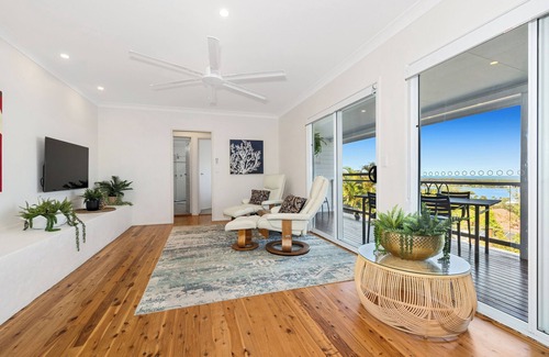Banora Point Apartment | Ocean views/minutes to Kingy & Cooly/has pool/pet friendly/pretty inside & out