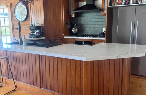 Warrnambool House | OCEAN VIEWS ON GRAND JUKES ST - Spacious property with gorgeous views & gardens