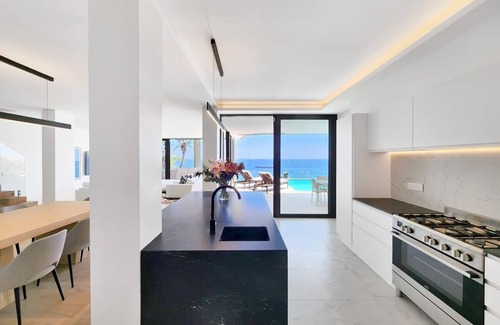 Fresnaye Villa | Ocean Villa - Ultra Luxury Apt in Bantry Bay