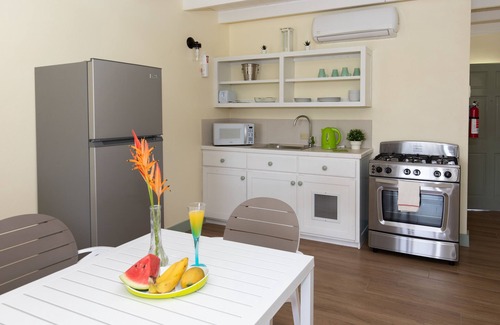 Lowlands Hostel | Ocean Winds Suite Hotel