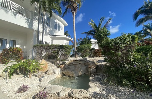 Rokers Point House | Oceanfront Home in Exuma w optional guest housennn