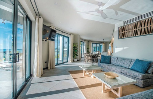 Fryes Beach House | Oceanfront 2 BedRoom with Kitchen Designed for Relaxation and Inspiration
