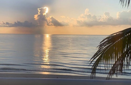 North Beach Apartment | Oceanfront 4 Bedroom Apartment