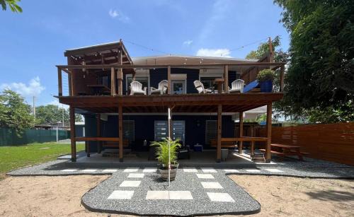 Algarrobos House | Oceanfront 5BR Oasis w Decks & Direct Beach Access