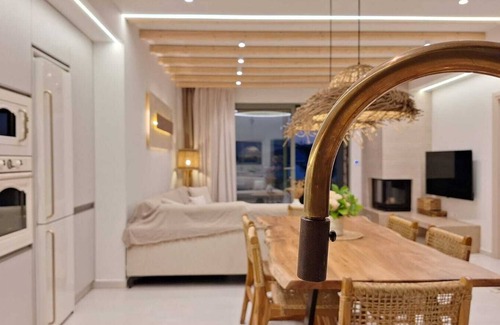 Haraki Apartment | Oceanfront apartment in welcoming Haraki