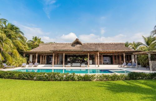 Barra de Colotepec Villa | Oceanfront Casa Rhino