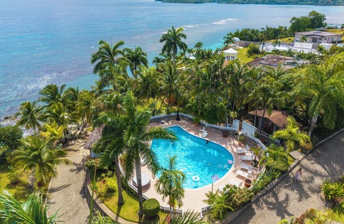 Salt Gut Villa | Oceanfront, Cook, 15min OchoRios, Butler, Housekeeper, Kayaks and Snorkels, Pool