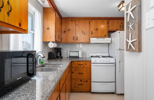 East Sandwich Cottage | Oceanfront cottage in Cape Shore Village, a private Association on Cape Cod Bay