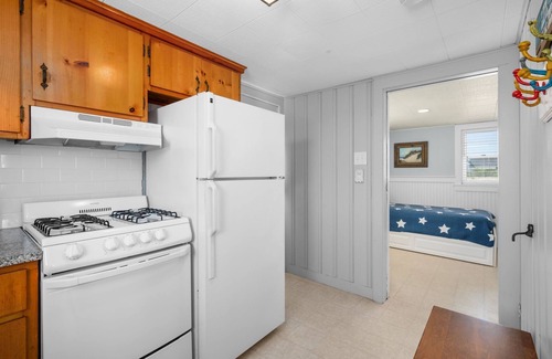 East Sandwich Cottage | Oceanfront cottage in Cape Shore Village, a private Association on Cape Cod Bay