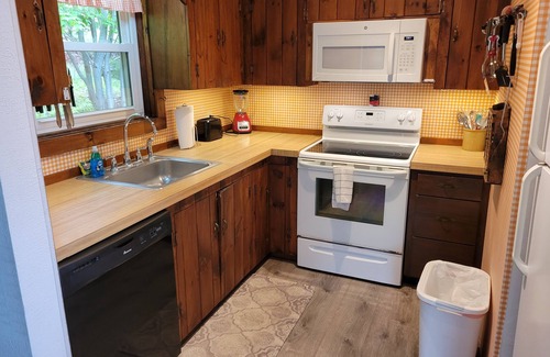 Hall Quarry Cottage | Oceanfront Cottage with incredible views of Acadia National Park mountains