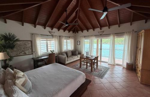 Nazareth House | Oceanfront Cottage